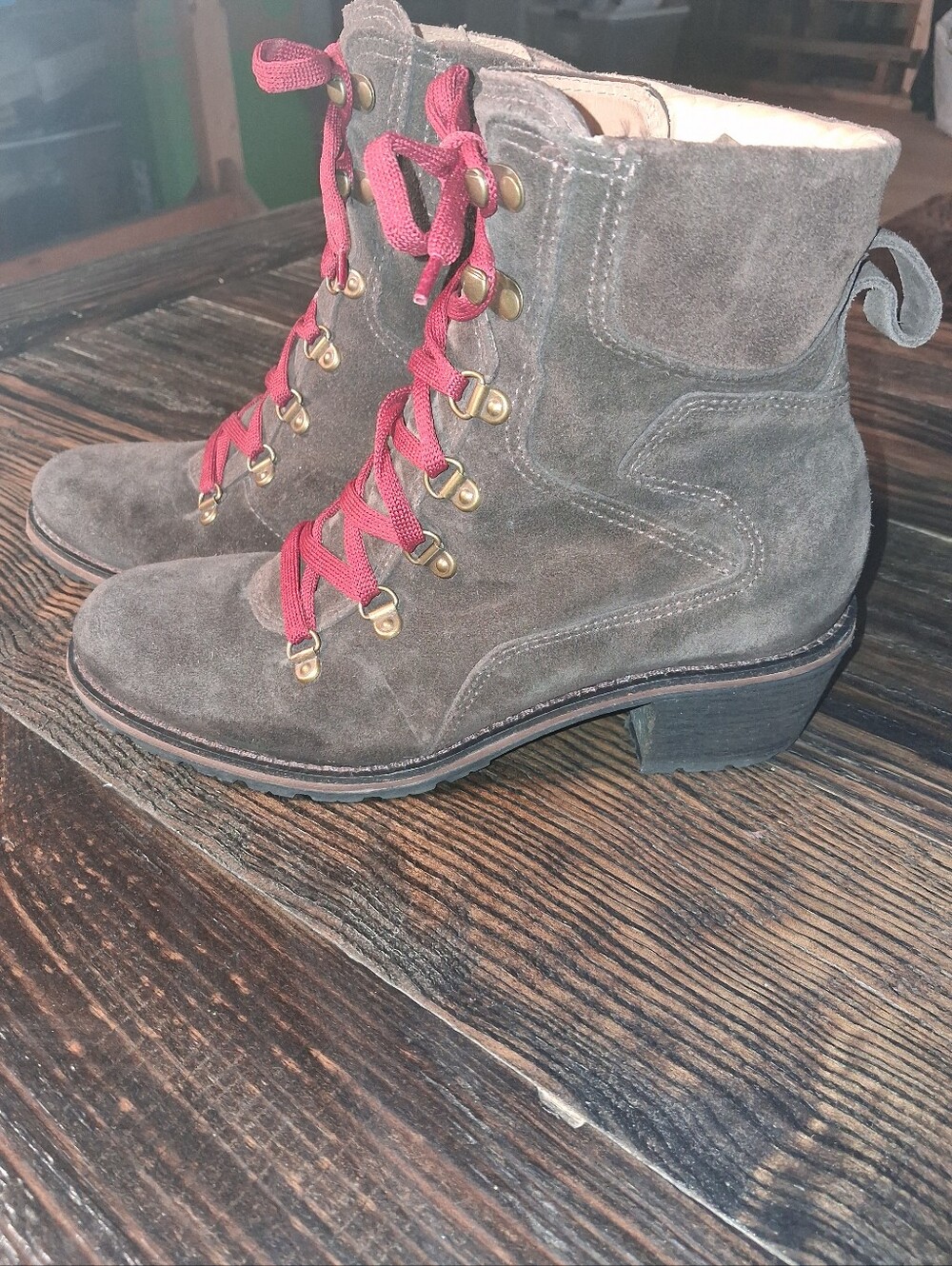 L.L. Bean Brown Suede Lace-Up Hiking Boots with Red Laces 8 1/2